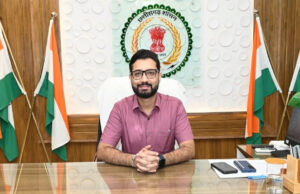 राजस्व पखवाड़ा में किसानों के नामांतरण, बंटाकन, नक्शा अपडेशन आदि कार्यों का स्थल पर निराकरण करें – कलेक्टर लंगेह