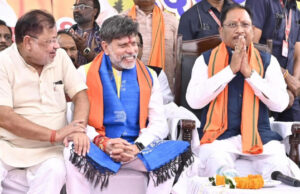 मुख्यमंत्री विष्णु देव साय ने स्वतंत्रता संग्राम सेनानी मधुसूदन दास की प्रतिमा पर किया माल्यार्पण