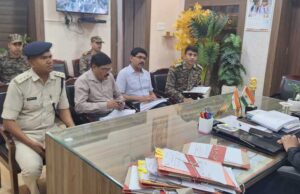 कलेक्टर ने की बाढ़ राहत तैयारियों की समीक्षा, आपदा से निपटने हमेशा तैयार रहें बचाव दल