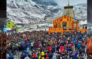 बाबा केदार के दर्शन करने वाले श्रद्धालुओं की संख्या 10 लाख पार, मंदिर की आरती में उमड़ रहे भक्त