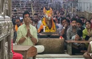 सांसद व अभिनेता रवि किशन भस्म आरती में हुए शामिल , बोले- दुख, दारिद्रय और काल हरते हैं बाबा महाकाल