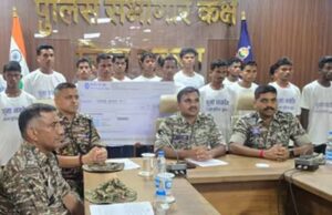 2 हार्डकोर समेत 16 नक्सलियों ने किया आत्मसमर्पण, 25 लाख का था इनाम