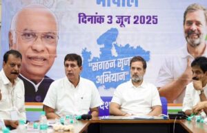 राहुल गांधी ने पार्टी नेताओं को निर्देश देते हुए कहा कि गुटबाजी खत्म करें और मिलकर कामकरें