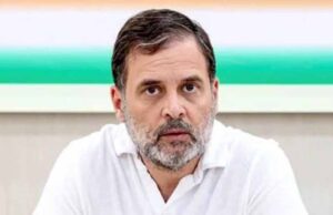 मुंब्रा रेलवे स्टेशन के पास एक चलती लोकल ट्रेन से कई यात्री गिरे, इस हादसे में 6 लोगों की मौत, राहुल गांधी ने BJP को जमकर घेरा