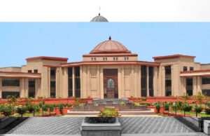CG हाई कोर्ट का बड़ा फैसला: बिना अनुमति स्कूल में घुसना घर में घुसपैठ के बराबर अपराध