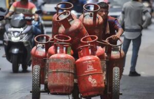 हर घर में दो सिलेंडर! डेढ़ करोड़ घरों में PNG कनेक्शन, जानें देश में कुल LPG सिलेंडर की संख्या