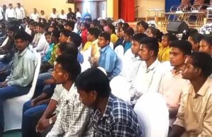 तेलंगाना में नक्सलियों का ऐतिहासिक सरेंडर: CM रेड्डी के सामने 130 माओवादियों ने डाले हथियार