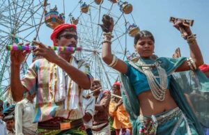 भगोरिया मेले में रील बनाने की होड़, किसी के फॉलोअर्स बढ़े 3000, ₹500 में मिल रही ‘इंस्टेंट एडिटिंग’ सर्विस