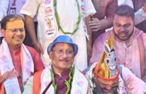 CM साय ने रायपुर प्रेस क्लब में पत्रकारों के साथ खेली होली, आपसी प्रेम और सद्भाव का दिया सन्देश