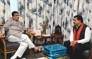 केंद्रीय परिवहन मंत्री नितिन गडकरी से मिले उपमुख्यमंत्री विजय शर्मा