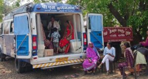 वनांचलों की ‘संजीवनी’ बनी मोबाइल मेडिकल यूनिट: साढ़े तीन माह में 2000 से अधिक ग्रामीणों का हुआ निःशुल्क उपचार
