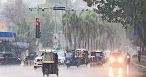 बंगाल की खाड़ी से बढ़ी नमी, कई इलाकों में गरज-चमक के साथ हल्की बारिश के आसार