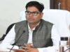 ओपी चौधरी का अनोखा अंदाज: ‘झालमुड़ी के साथ जीत का स्वाद’ वाला वीडियो वायरल