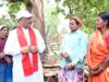 सीएम साय ने निर्माणाधीन पंचायत भवन में श्रमिकों के साथ बैठकर खाया बोरे बासी और आमा चटनी