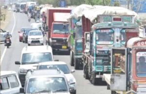 विदिशा में खरीदी केंद्र पर ताला देख भड़के किसान, NH-146 पर 3 KM लंबा जाम