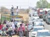 खरीदी केंद्र पर ताला देख फूटा किसानों का गुस्सा, NH-146 पर 3 किमी लंबा जाम