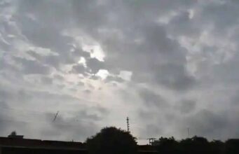 तेज आंधी-बारिश से बदला मौसम, यूपी से उत्तराखंड-पंजाब तक दिन में छाया अंधेरा