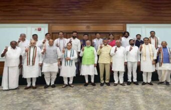 टीएमसी में बगावत से बदला संसद का गणित, एनडीए बहुमत के करीब