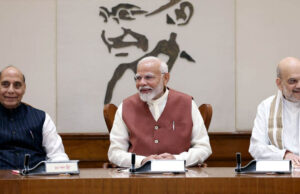 PM मोदी की कैबिनेट में हो सकता है बड़ा फेरबदल, कौन होगा बाहर और किन नए चेहरों को मिल सकता है मौका?