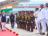 तीन दिवसीय दौरे पर सेशल्स पहुंचे PM मोदी, राष्ट्रपति पैट्रिक हर्मिनी ने किया भव्य स्वागत
