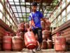 LPG सिलेंडर के दाम स्थिर, घरेलू उपभोक्ताओं को नहीं मिली कोई राहत या बढ़ोतरी
