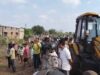 रायपुर में पुलिस सुरक्षा के बीच प्रशासन की बेदखली कार्रवाई, ग्रामीणों ने किया विरोध प्रदर्शन