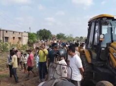 रायपुर में पुलिस सुरक्षा के बीच प्रशासन की बेदखली कार्रवाई, ग्रामीणों ने किया विरोध प्रदर्शन