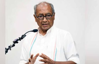 दिग्विजय सिंह के सुप्रीम कोर्ट संबंधी बयान पर बवाल, अवमानना के आरोप के बीच सॉलिसिटर जनरल से शिकायत