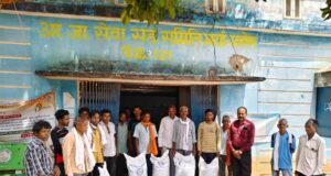 सरकार बनी किसानों की ताकत, जशपुर में रियायती दरों पर मिल रहे खाद-बीज