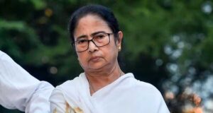 ‘पार्टी से गद्दारी मां से धोखा देने जैसी’, ममता बनर्जी ने बागी नेताओं को दी कड़ी चेतावनी