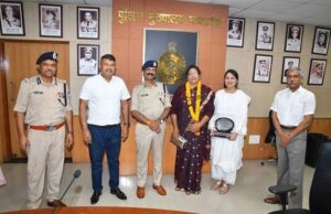पुलिस मुख्यालय परिवार द्वारा 11 सेवानिवृत्त कर्मचारियों को दी गई भावभीनी विदाई