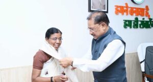 मुख्यमंत्रीविष्णु देव साय से पद्मश्री डॉ. बुधरी ताती ने की सौजन्य मुलाकात