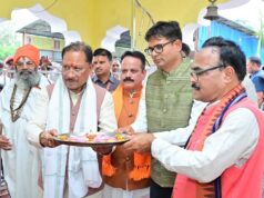 मुख्यमंत्री साय ने भिखमपुरा के पंचमुखी सिद्ध हनुमान मंदिर में की पूजा-अर्चना