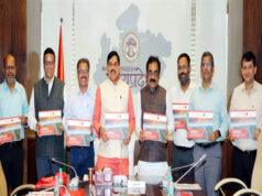 मुख्यमंत्री डॉ. यादव ने कॉफी टेबल बुक एमपीआरडीसी : कनेक्टिंग पीपुल थ्रू क्वालिटी इंफ्रास्ट्रक्चर का किया विमोचन