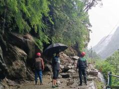 केदारनाथ यात्रा पर बारिश का ब्रेक! गोरीकुंड के पास मलबा-बोल्डर गिरने से यात्रा अगले आदेश तक स्थगित