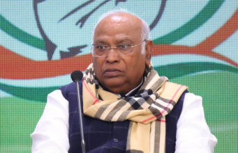 कांग्रेस अध्यक्ष मल्लिकार्जुन खरगे के खिलाफ वारंट जारी, कोर्ट ने पेश होने का दिया आदेश; जानिए पूरा मामला