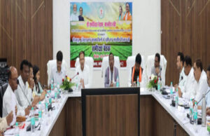 रायपुर : कृषि मंत्री रामविचार नेताम ने दिए निर्देश: किसानों तक हर योजना का लाभ पहुंचे, बढ़े आय और उत्पादन