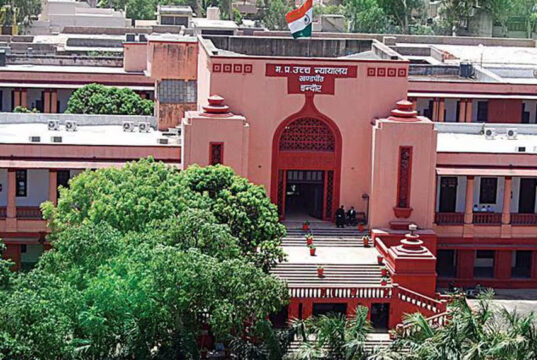 ‘गर्भ रखना या नहीं, फैसला महिला का अधिकार’: इंदौर हाईकोर्ट ने कहा- पति की सहमति जरूरी नहीं