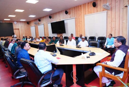 देवभूमि और छत्तीसगढ़ के बीच बढ़ा वैचारिक सेतु:मुख्यमंत्री धामी से मिले छत्तीसगढ़ के मीडिया प्रतिनिधि