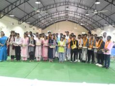 छू लो आसमान के सफल विद्यार्थियों का वन मंत्री केदार कश्यप ने किया सम्मान