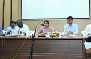निर्माण कार्यों का हर 15 दिनों में करें निरीक्षण, नागरिक सुविधाओं के काम में न हो लापरवाही : शंगीता आर.