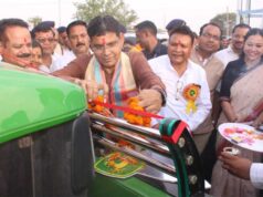 बदली बिलाईगढ़ के तिहारूराम की तकदीर: 4 लाख रूपए के अनुदान से मिला ट्रैक्टर