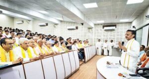 चिकित्सा सेवा केवल एक पेशा नहीं बल्कि मानवता की सर्वोच्च सेवा है : उप मुख्यमंत्रीशुक्ल