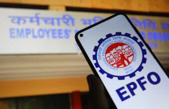34 करोड़ लोगों के खाते में आएगी बड़ी रकम! सरकार ने बताई तारीख, तुरंत चेक करें अपना अकाउंट