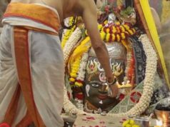 रजत मुकुट और मुंडमाल-रुद्राक्ष की माला से महाकाल का दिव्य श्रृंगार, ओंकारेश्वर में रुद्राभिषेक