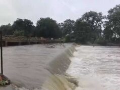 सतना-चित्रकूट में बारिश का कहर! घर-दुकानों में घुसा पानी, सड़कों पर चली नाव