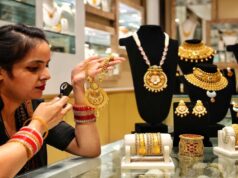 Gold Silver Price: बाजार खुलते ही सोना-चांदी धड़ाम, ₹3,500 तक गिरे दाम; जानें आज का ताजा भाव