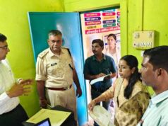 कलेक्टर एवं एसपी ने धनगवां सहकारी समिति का किया निरीक्षण
