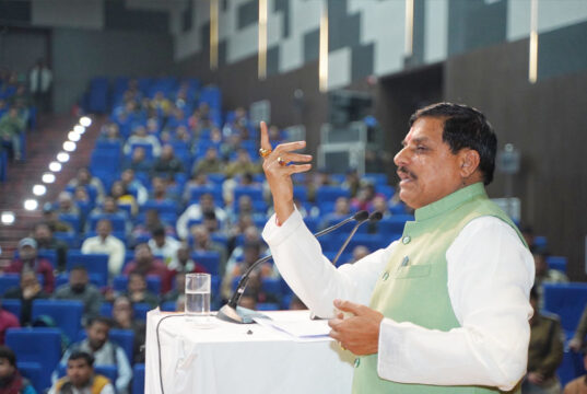 शारजाह में CM मोहन यादव का बड़ा मंथन, कचरे से बिजली-बायो-CNG बनाने की तकनीक पर जोर