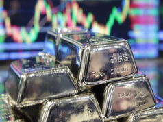 Silver Price Fall: चांदी के दाम में बड़ी गिरावट, ₹2200 से ज्यादा सस्ती